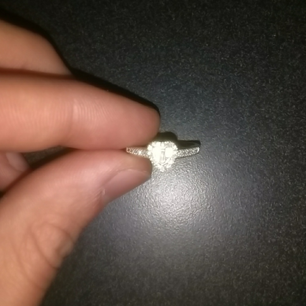 White gold diamond heart ring